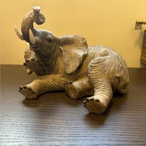 Brown Elephant Figurine Home Art Sculpture - Decorative Elephant Statue